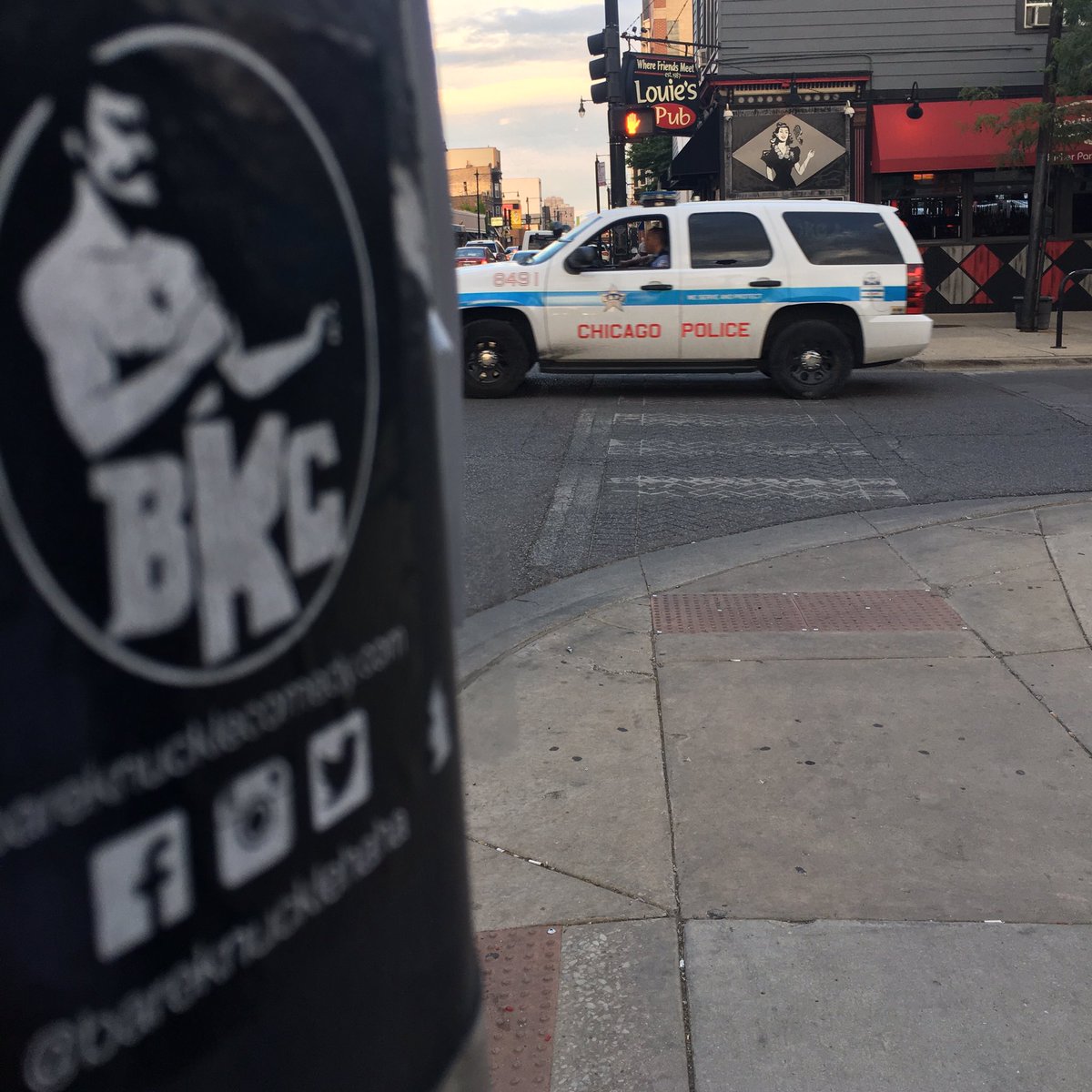 heychrischin's tweet photo. #bareknucklecomedy https://t.co/9UXBwjs8Kk