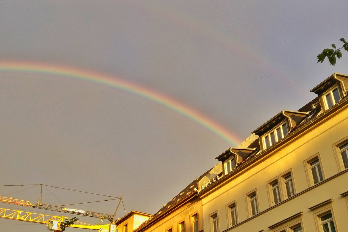 T0niR0's tweet photo. Oper war Nummer 1, Himmel Nummer 2. #csdc17 #Chemnitz https://t.co/GWCOBAvTZu
