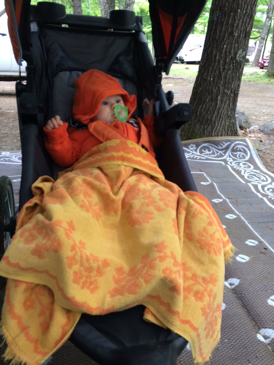 jldemmons's tweet photo. #nonapfriday #chillaxin watching campers rolling in. https://t.co/2IhJ4HT8mF