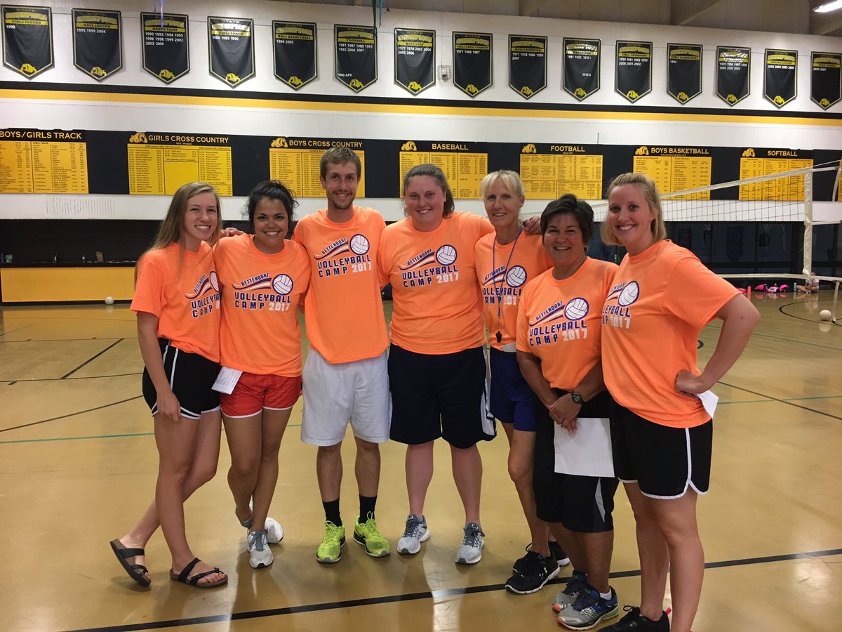 d_lichtenberg's tweet photo. Orange you glad we have such great coaches?! #NiceShirtAlexa #bettvball https://t.co/0xj2Eod2kM