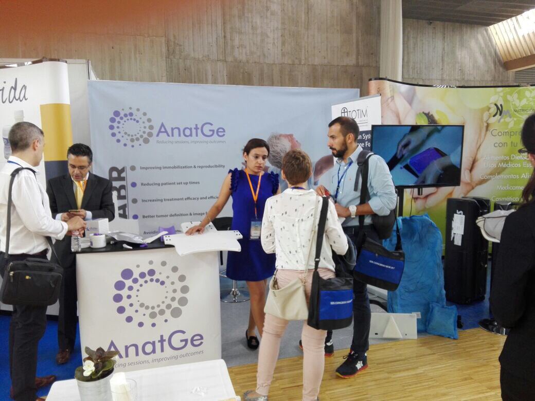 AnatgeSBRT's tweet photo. Muy contentos con la acogida a #eXaSkin y #eXaCradle en nuestro debut en #SEOR2017 Gracias y os esperamos mañana tb! @SEOR3 @SeorResidentes https://t.co/v0ujOmTGEx