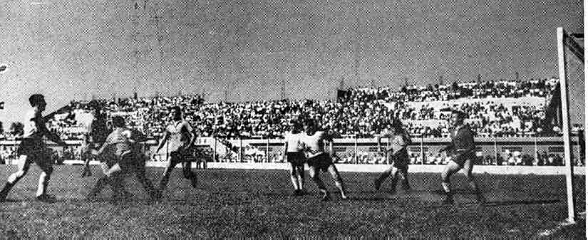 Flandria 1 - Dep. Español 4.
31° fecha de 1° Amateur 1960 (Actual Primera C).
Inauguración del Estadio Carlos V.
26/11/1960
