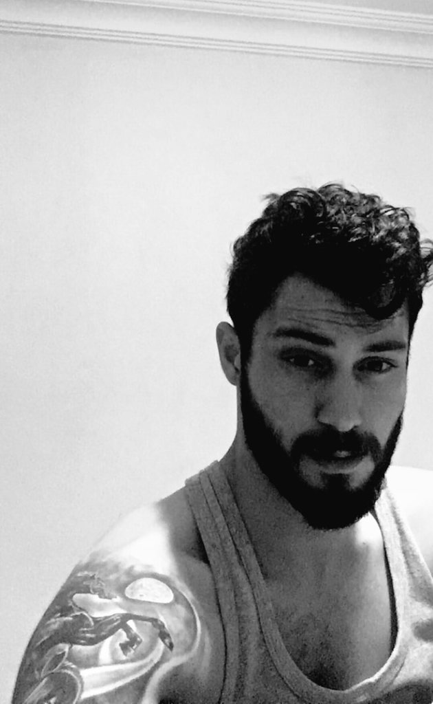 İlah mısın silah mı bee🔫🔫 @EUbeyli #GünSayıyoruzŞafak14 #emreubeyli