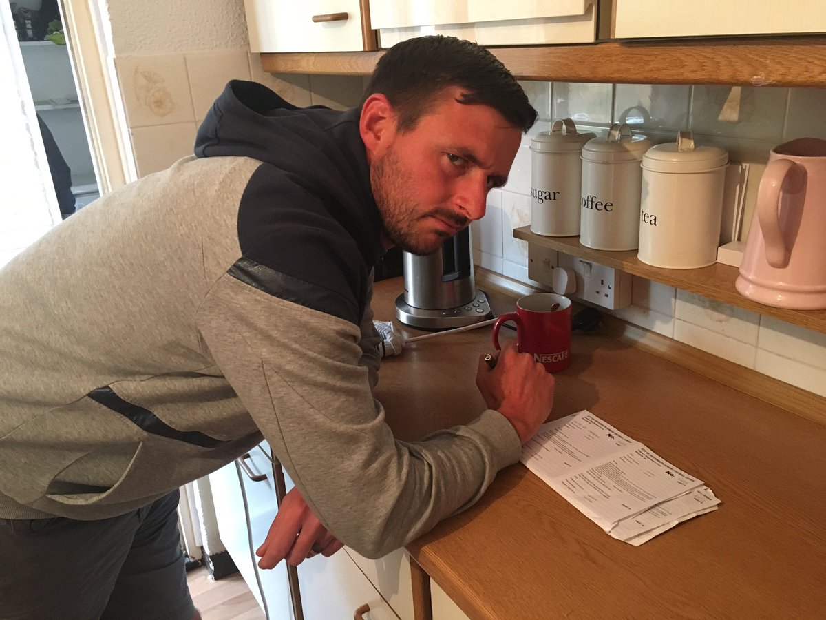 DRAGONS_1985's tweet photo. Graham Gillman SIGNS 📝🔥⚽️ #JointManager https://t.co/IQZjRRC9il