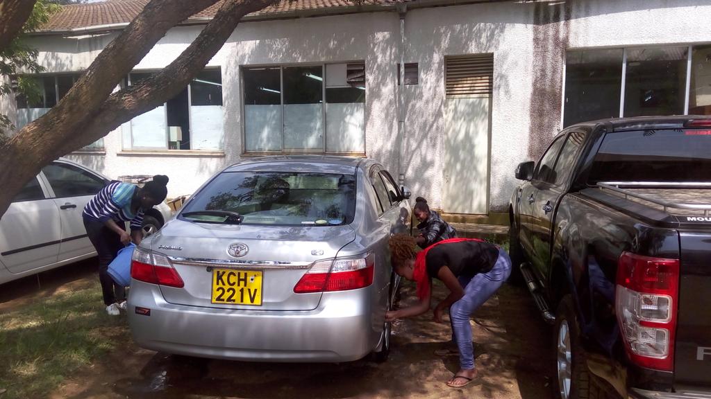 jkuatsols's tweet photo. Voluntary car wash activity that was carried out yesterday @DiscoverJKUAT to raise funds for Emmanuel Center Children's Home, Juja #SoLSTeam https://t.co/SiIj09wXM3