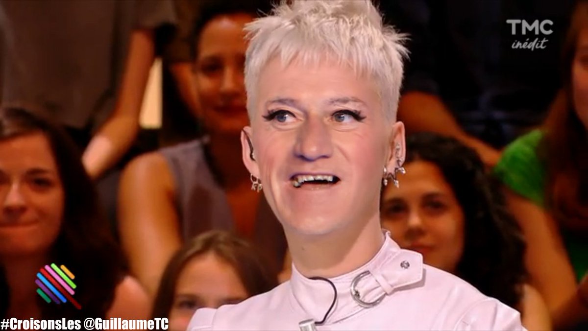 GuillaumeTC's tweet photo. Quand Katy Perry vient dans #Quotidien un soir de match des Bleus.
#CroisonsLes ;)
#SUEFRA https://t.co/mOdieBvbrK
