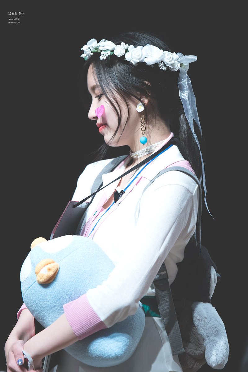 mina970324s's tweet photo. 170527 
이쁘고 분위기쩔고😍
#TWICE #트와이스 #미나 #MINA 
@JYPETWICE https://t.co/thbNQwJqyN