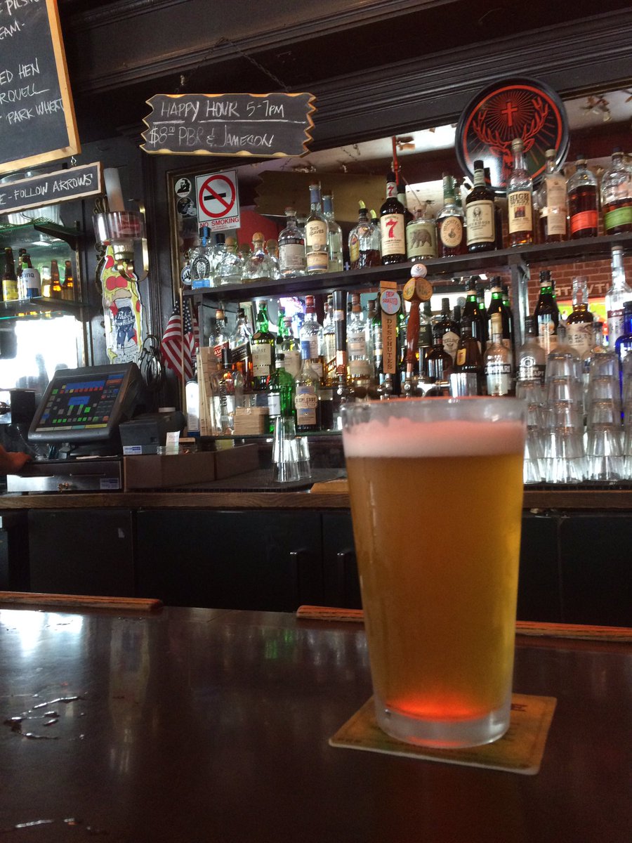3guysdrinkin's tweet photo. Friday! @FieldworkBrewCo at #GrumpysSF Cheers! π»π» https://t.co/JuksYA7UFa