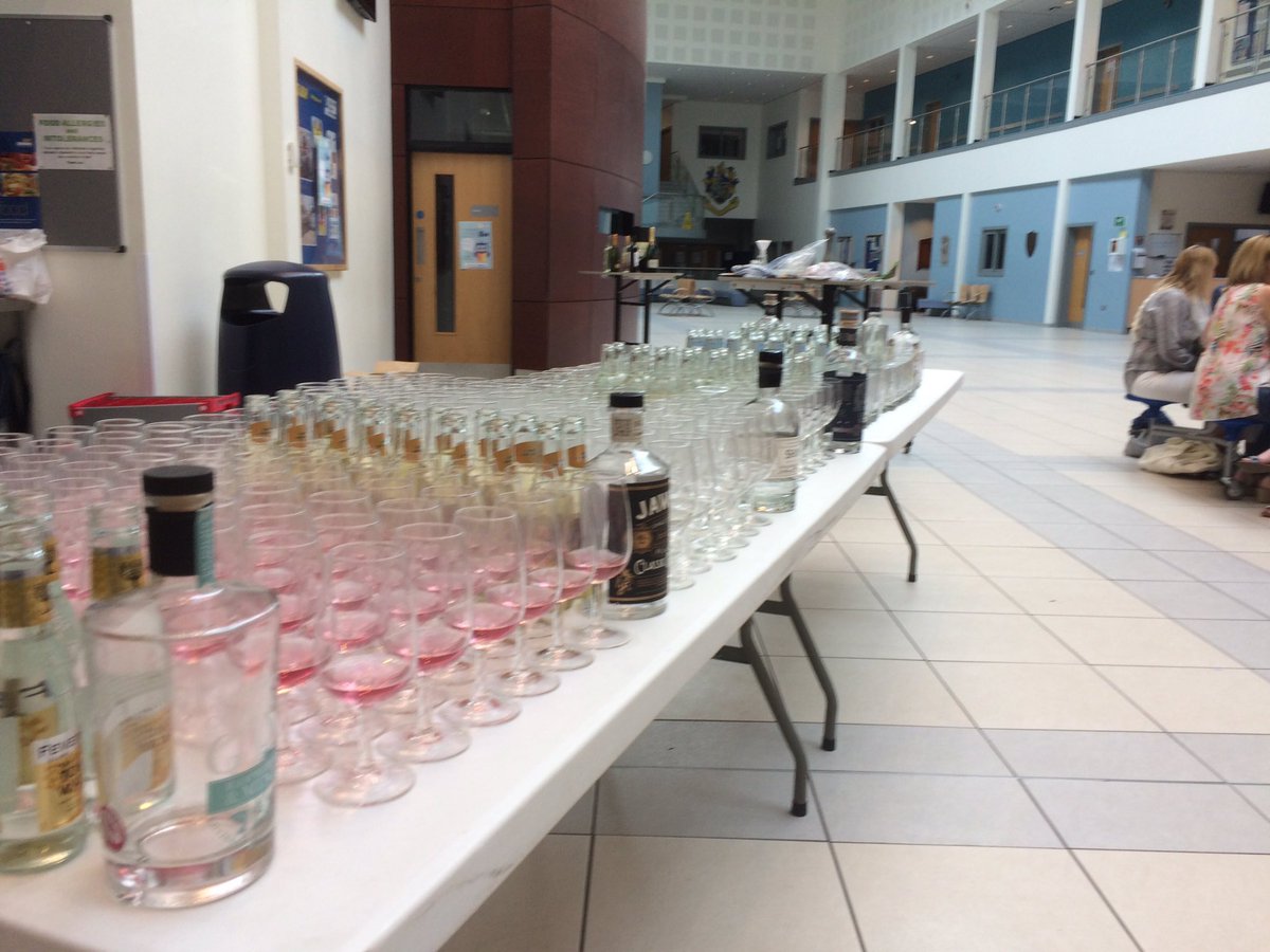 neillwine's tweet photo. We go again #gintasting @BangorGrammar @neillwine @Copeland_Gin @JawboxGin @ShortcrossGin @BoatyardDistill @MartinMillerGin @berthasrevenge https://t.co/JQylEkntdk