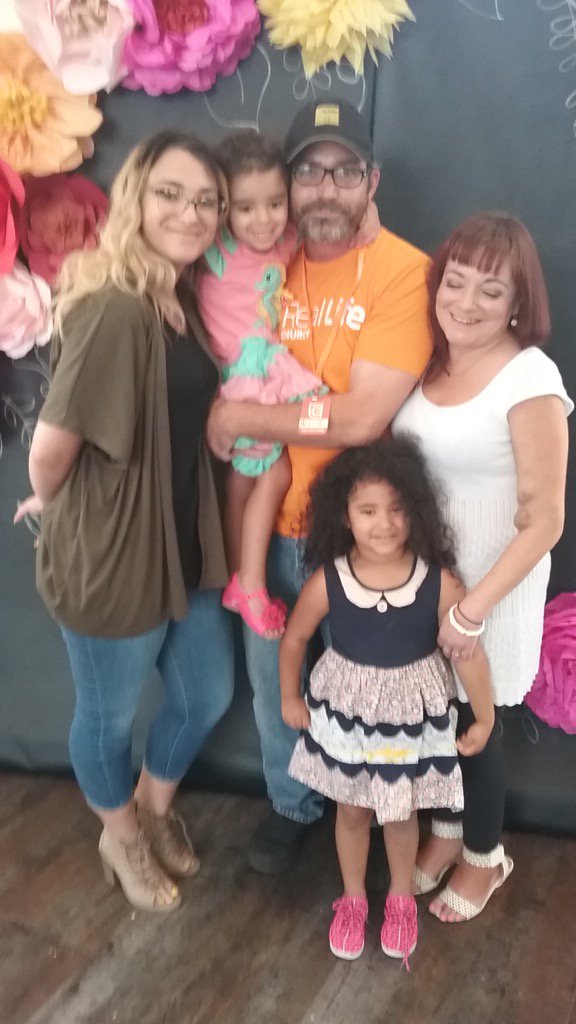 MariaGo58463876's tweet image. Here's one where you can see Harlem the other one she was cut out of it