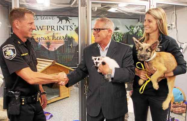 macombdaily's tweet photo. Former #MacombCounty Animal Control employee sues county over firing https://t.co/mbbdOSKDkJ https://t.co/xMqU2VwM7l