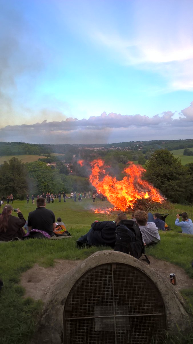 TVP_Wycombe's tweet photo. Local officers have been speaking to residents at the Beacon Lighting on West Wycombe Hill. It's not a bad view at all up here! #C0770 https://t.co/mOOCRqPrQL