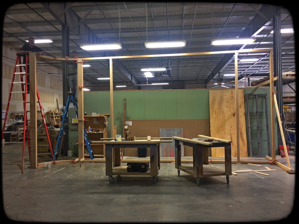 StorefrontsCSI's tweet image. There&apos;s a giant wood #storefront in the making. #HappeningNow at @StorefrontsCSI  customstorefronts.com