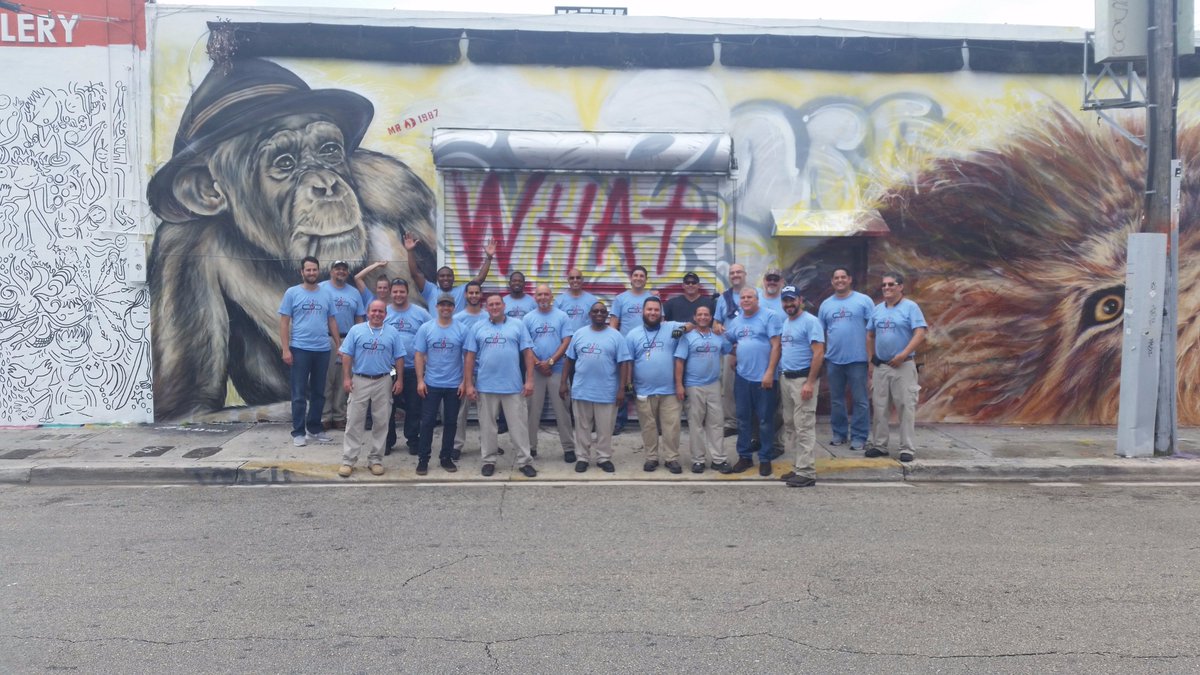 MIAConvergint's tweet photo. Convergint Miami closes out another day of giving back with @LotusHouse1
#convergintcares #convergintnation #makingadailydifference https://t.co/nnAjyKju0s