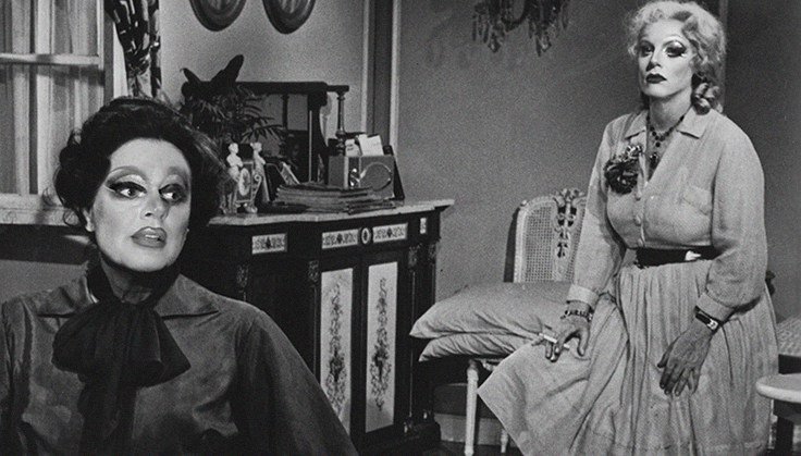 onecuritiba's tweet photo. Drag queens parodiam Bette Davis e Joan Crawford nesta quinta e sexta em Curitiba https://t.co/IOoWtk3flW https://t.co/EzwG5aYtty