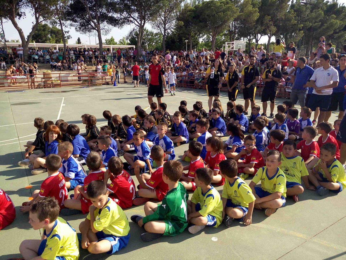 stadiumvenecia's tweet photo. ⚽️⚽️⚽️

Disponibles en el Blog todas las fotos de la Fiesta Clausura Escuela de Fútbol

Un RT para más difusión?

https://t.co/UtIanegLwM https://t.co/jlTmQ3rbqQ