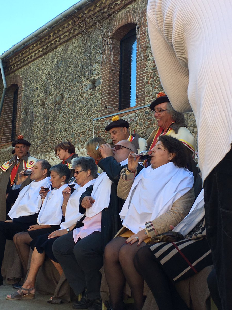 BDC_2017's tweet photo. #tastemounjetes #throwbackfriday fière d'être ariégeoise ! #jaimemondepartement #BDC_2017 #progresetjustice ❤️💜🌈🌺 https://t.co/rRrW8L1AiC