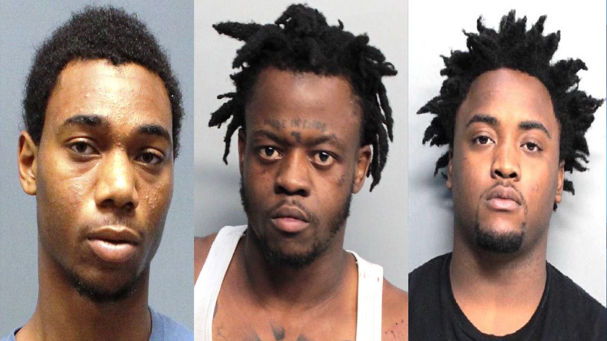 3 arrested after woman robbed at gunpoint in Hialeah bit.ly/2sc6K4t https://t.co/KVfCvRbqNg