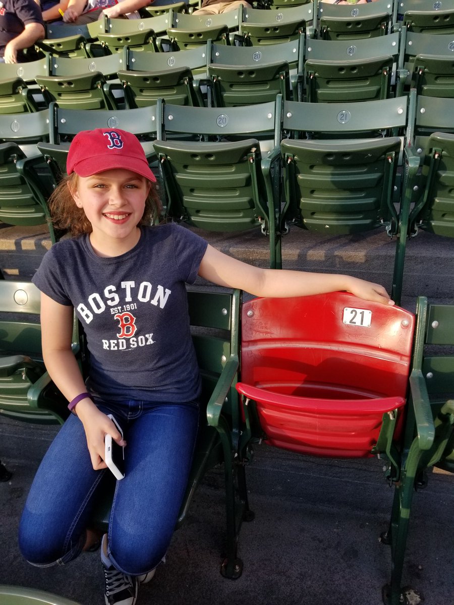 Billdff's tweet image. Look what Lily found. #MyFenway #RedSox #fenway