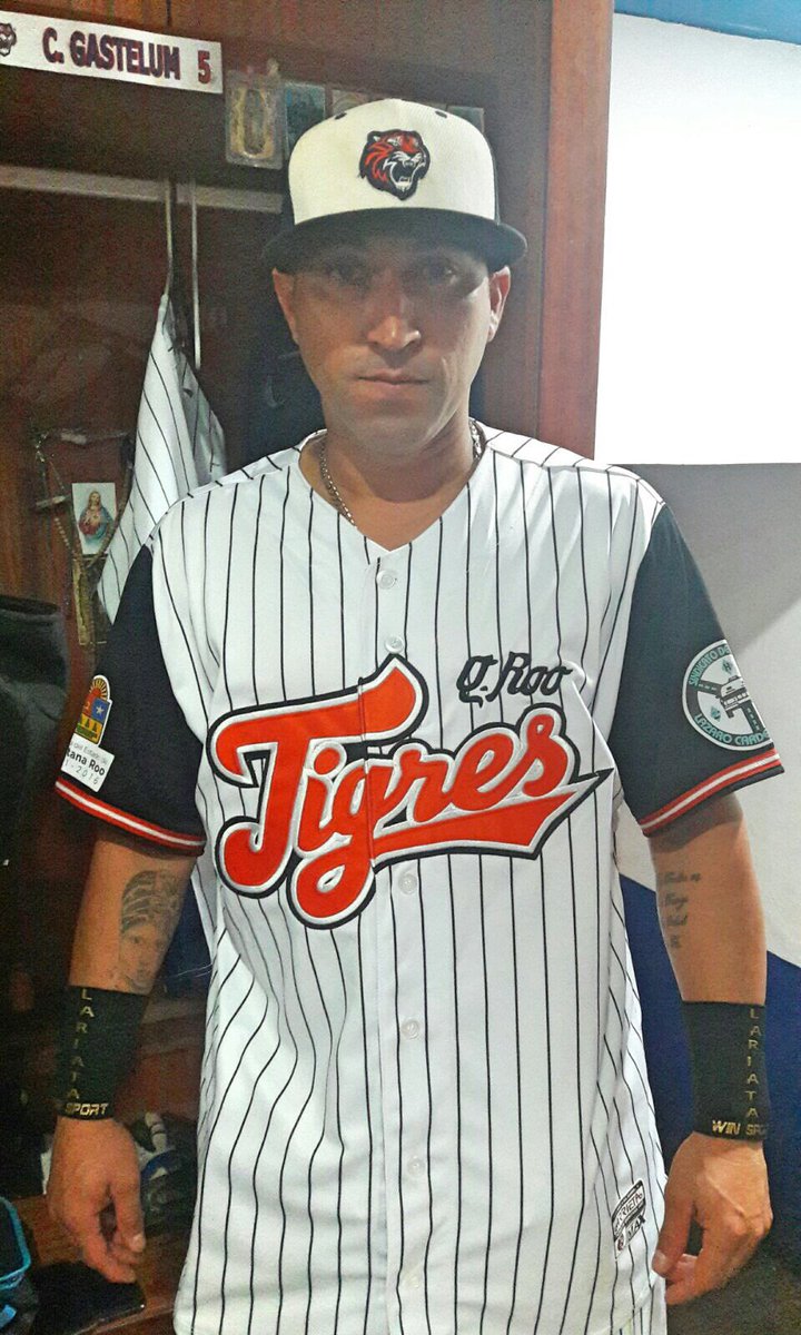 tigresqroficial's tweet photo. 🗣Llegaron los nuevos jerseys😱

Ven por al tuya al estadio Beto Ávila 👕 🏃🏽💨

Ahora con nuevo patrocinador: @uarrietaa👌🏾💥

#TigresPorTi 🐯 https://t.co/HsS7Sug3aD
