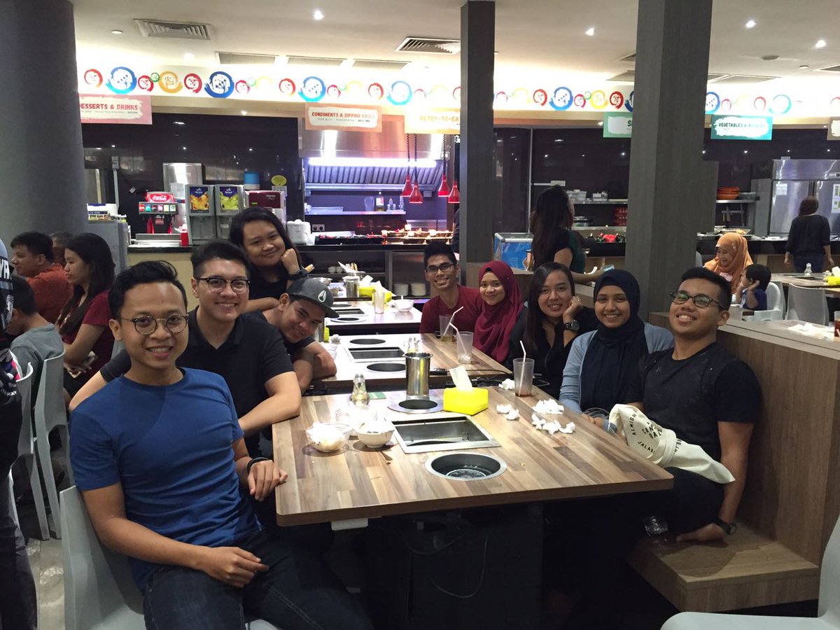 syuhadaiskandar's tweet photo. Of last night's. Can't believe it's been 7 years since we left sec sch! #4E3 https://t.co/wIvpQkLKma
