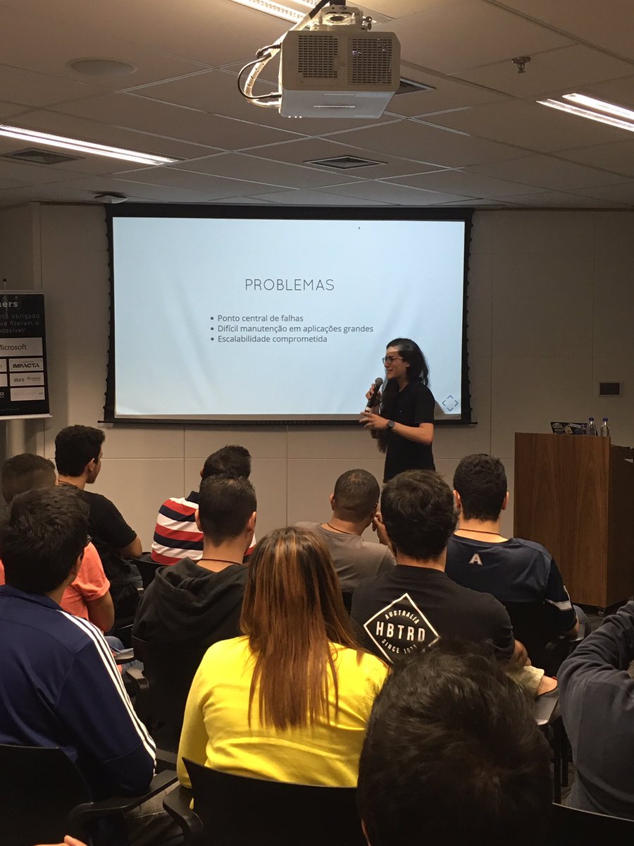 __vagner's tweet photo. A palestra mais divertida da #FSXP17 #NodeJS https://t.co/0y6fKOO9bW