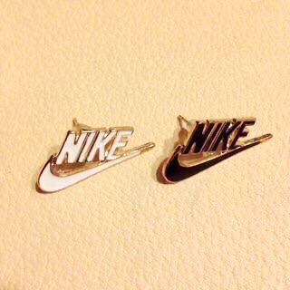 nikefun27's tweet photo. ナイキのピアス😜😝

欲しい人はRT🙈😛✅ #nike https://t.co/XuQCif4bD3