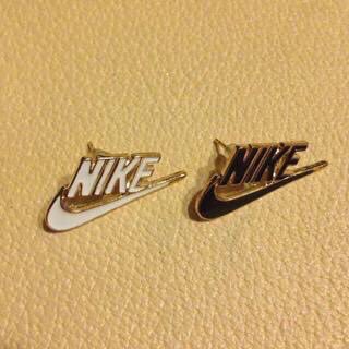 nikefun27's tweet photo. ナイキのピアス😜😝

欲しい人はRT🙈😛✅ #nike https://t.co/XuQCif4bD3