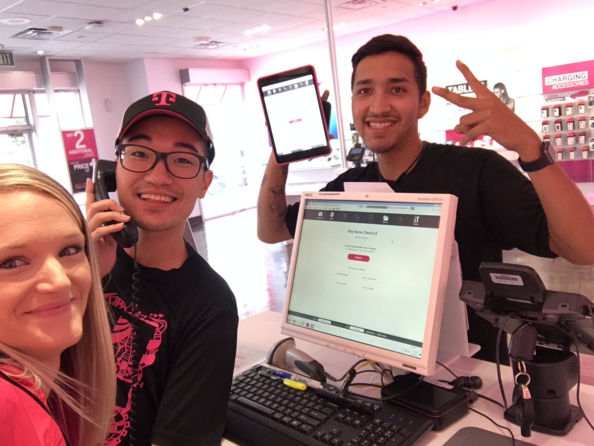 bankonthat55's tweet photo. Digital Revolution coming 2 life here @ #elpresidente 💪🏻 #remo #retailvalet @clynnsouthdfw @schildr1 @dhill94771 @pattyc101 @Jmoney_ammerman https://t.co/4w5yULICxt