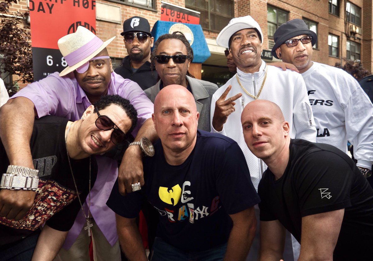 bigpicturebuda's tweet photo. 📸#Photography by @thebiggerpicturebuda #hiphop #legends #weworking #globalhiphopday #hiphopblvd #complex #slickrick #kidcapri #ruffryders https://t.co/YH4Y9d4eWk
