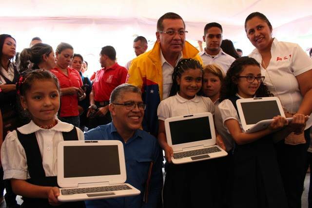 INASS_BOCON's tweet photo. LA FELICIDAD DE NUESTROS NIÑOS CON CANAIMAS . ESCUELA NUEVA Y CON ELIAS @magallyvina @RDSTRU @gladysrequena https://t.co/w64VRHikxs