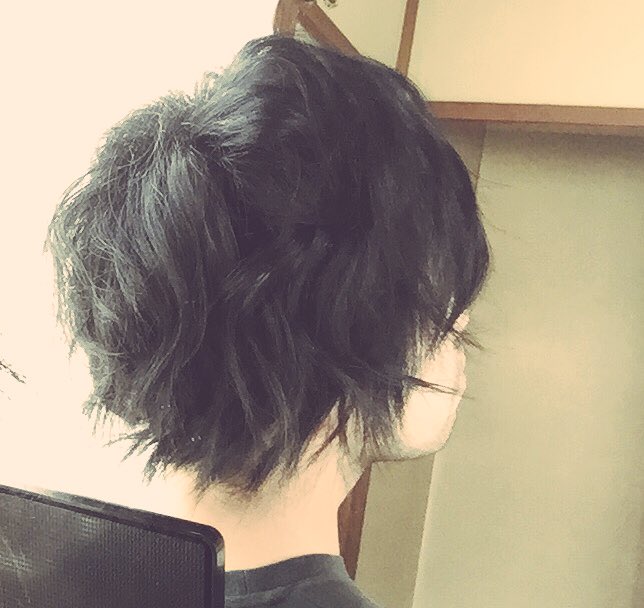 Yuta 藤くんの髪型って どうやるんだろう 後ろ刈り上げてるから 前もう少し伸ばしたら チャマ風に出来るかな いやあれは金髪だから良いのか T Co Htncs7epe3 Twitter