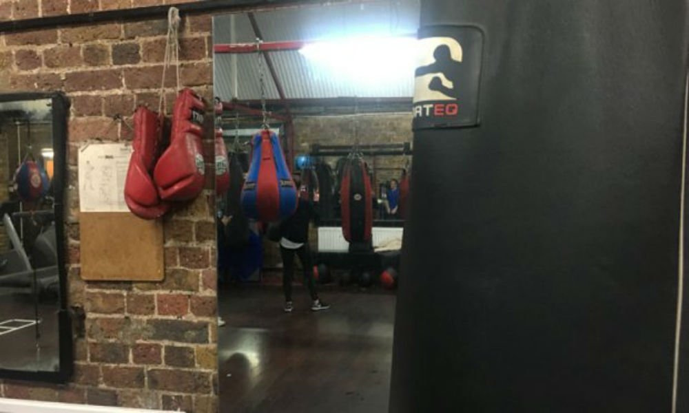 TheDebrief's tweet image. Is boxing the answer to our fitness woes? We went along to a @PowerofBoxing class to find out 💪 : bit.ly/2mgEWZZ