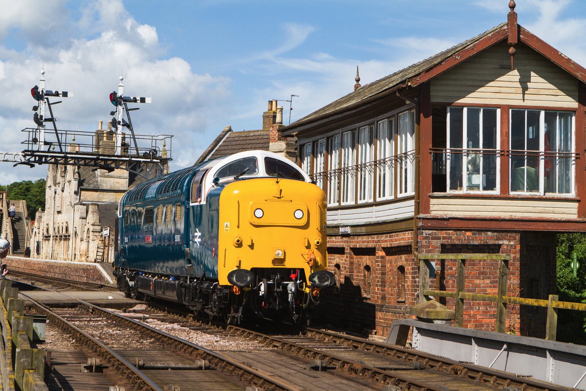 scn1978's tweet photo. @N_V_R 40th Anniversary with @55022, @IconsOfSteam, @BBLS34081 #Steam #Deltics #trains #Canon https://t.co/gIjicNgc9k
