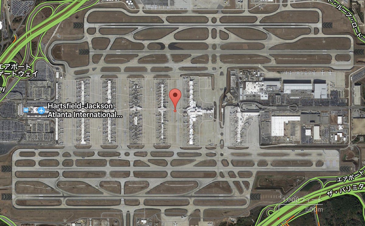 ボヘミアン Auf Twitter こちらが年間発着数と利用者数で世界最多を誇る名実共に 世界一忙しい空港 ハーツフィールド ジャクソン アトランタ国際空港の網の目のように張り巡らされた誘導路と滑走路になります