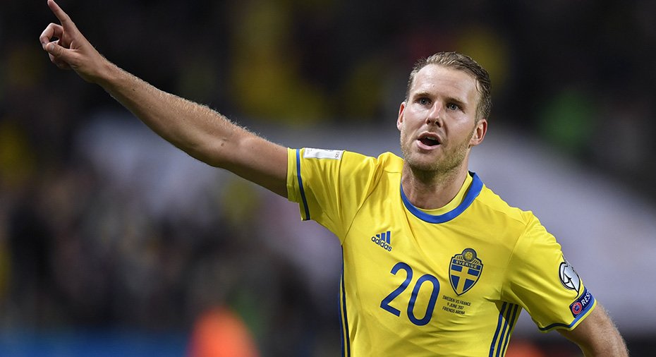 Svensk knallseger efter galen avslutning på Friends - Ola Toivonen hjälte med mål från halva plan.

fotbollskanalen.se/sverige/just-n…