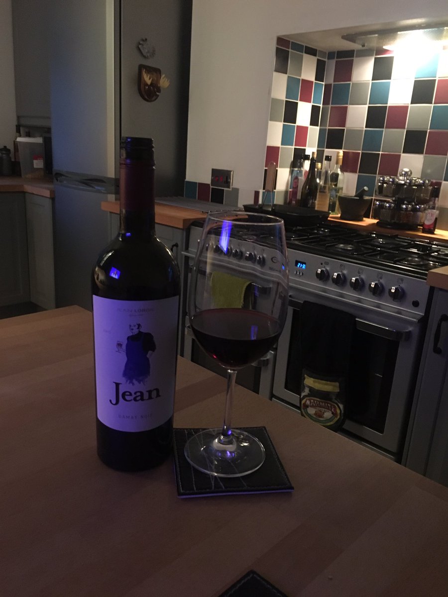 gwd1976's tweet photo. Drinking this stunning modern styled #Beaujolais from @jean_loron courtesy of @ndjohnwine Well worth a try! #redwine #stunning #easydrinker https://t.co/Pfp8lnxXhy