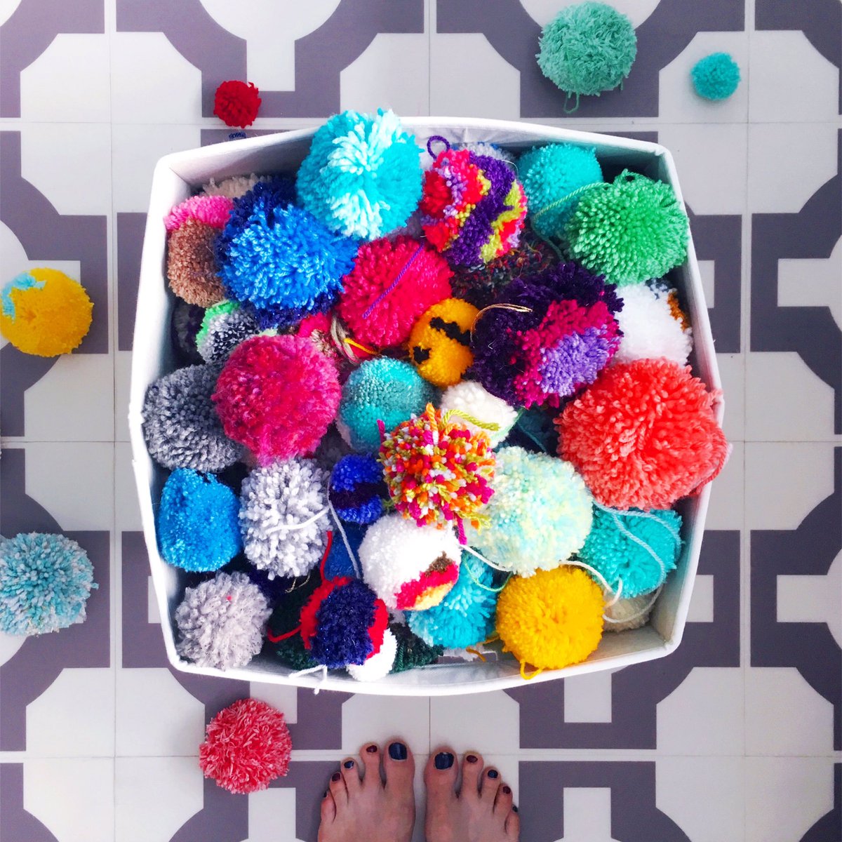 christine leech (@sewyeah) on Twitter photo šPOMPOM WORKSHOP I'll be bringing this MASSIVE box of pom-poms to my <a href="/drinkshopdo/">DRINK, SHOP & DO</a> workshop on Sunday. Tickets bit.ly/2pHtKY8 šPOMPOM WORKSHOP I'll be bringing this MASSIVE box of pom-poms to my <a href="/drinkshopdo/">DRINK, SHOP & DO</a> workshop on Sunday. Tickets bit.ly/2pHtKY8