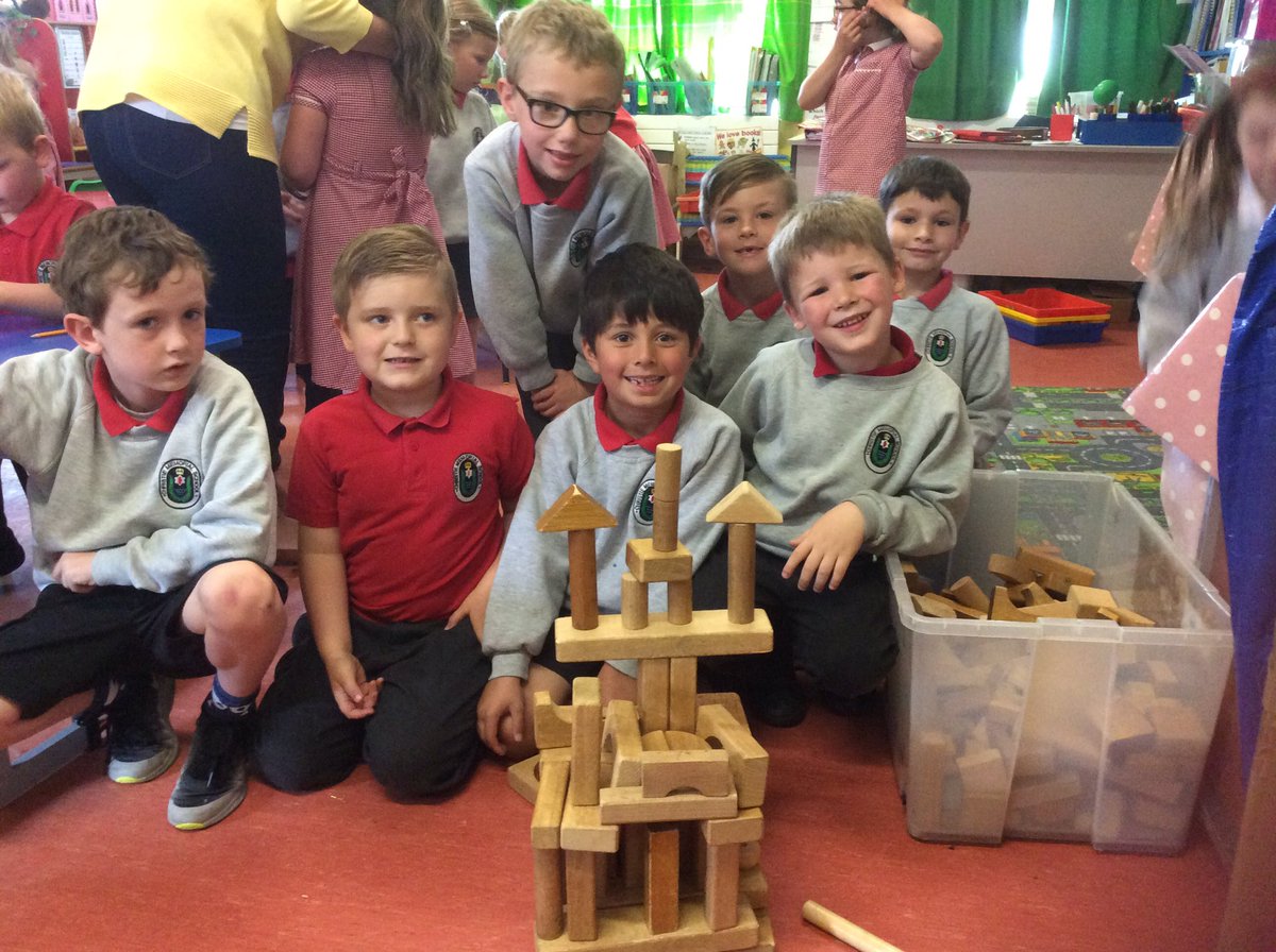It's amazing what a bit of teamwork can create! They worked so hard together on their castle today. <a href="/dhchristiemps/">DH Christie Memorial</a>