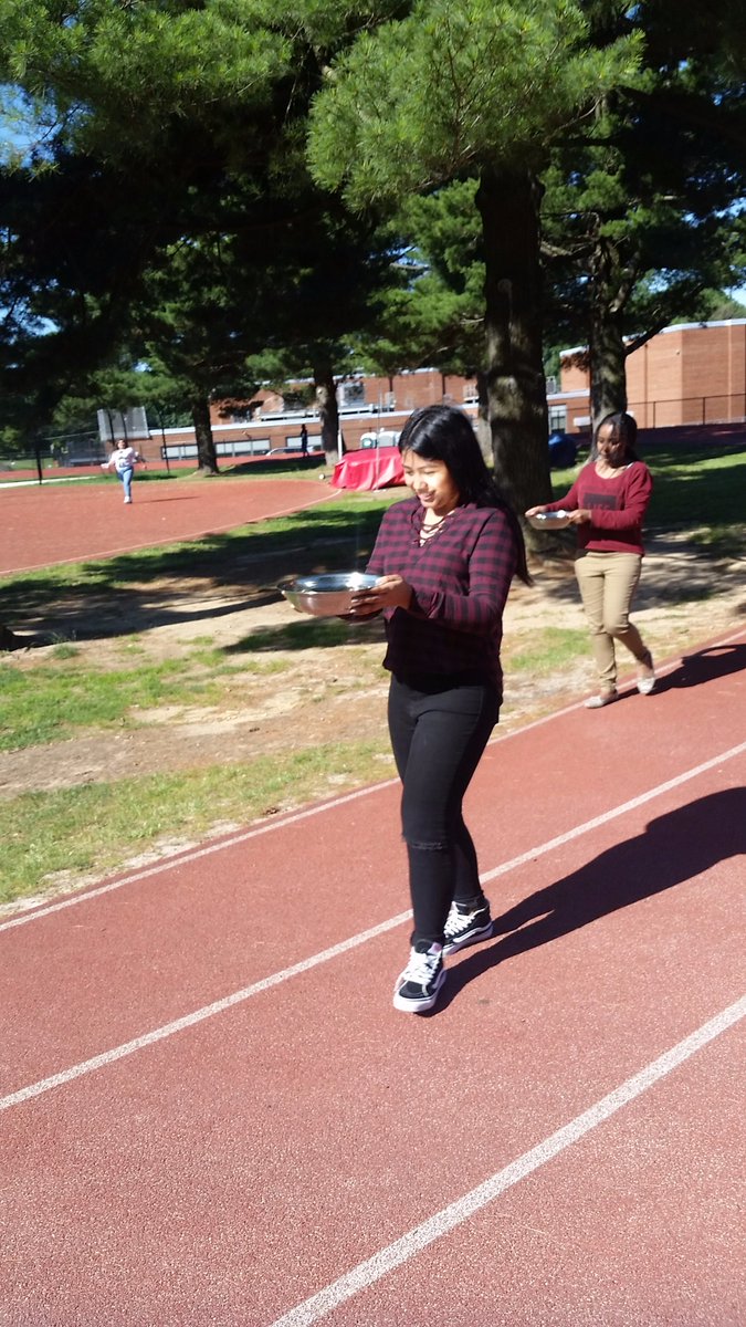MrsParkins_JHS's tweet photo. One of my crazier ideas: relay racing with bowls of water for Newton's 1st Law. We put the 'active' in #ActivePhysics @sweiss0811 https://t.co/uQ1XfhIu0U