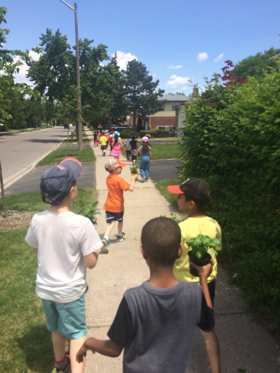 Mrs_A_Edwards's tweet photo. We went for a walk to the Mississauga Greenhouse today to get some fresh herbs 🌿 for our classroom! https://t.co/OpL4ltm2No