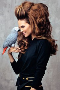 TheSecretBrush's tweet photo. A little birdie told me something big is coming soon. #thesecretbrush #sharesecrets #IBSLV https://t.co/v7DRM9sYwR