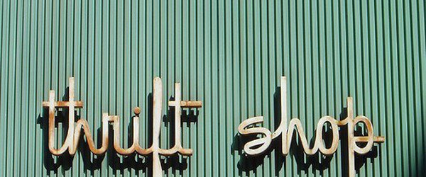 peachythrifts's tweet photo. Thrift shopping benefits our wallets and our planet 💚  5 reasons why... https://t.co/2CmMRmJBOo https://t.co/t7z5F6Ytkw