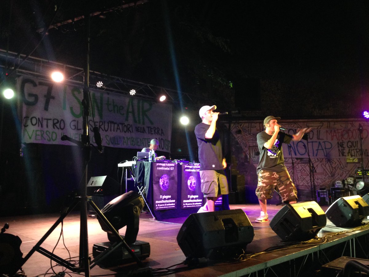 WeStandAsAllies's tweet photo. Tonight #NoG7 in Bologna #StandUpWith the beat with @TUFAWON #WaterProtectors and the local hip hop artist! https://t.co/JtsP8SKoDj