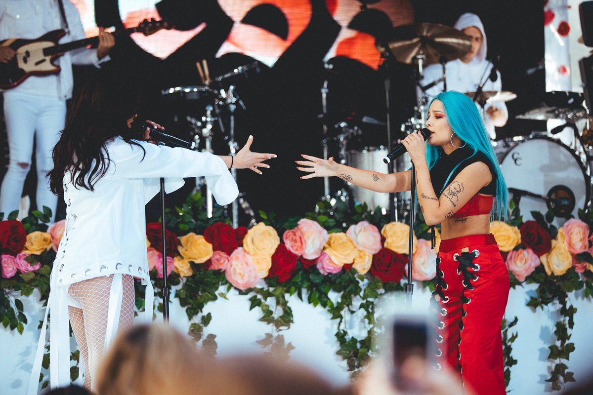 halsey's tweet photo. ❤️ @TODAYshow @LaurenJauregui @DonsLens https://t.co/OIFOHsfZK7