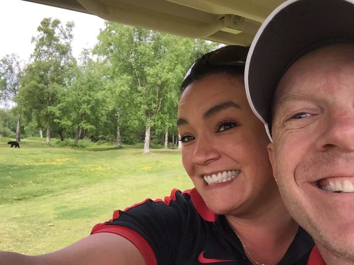 marleannahall's tweet photo. Yes! #bearselfie #golfak @AKAlliance tourney @MooseRunGC https://t.co/iEcJbSzYB7