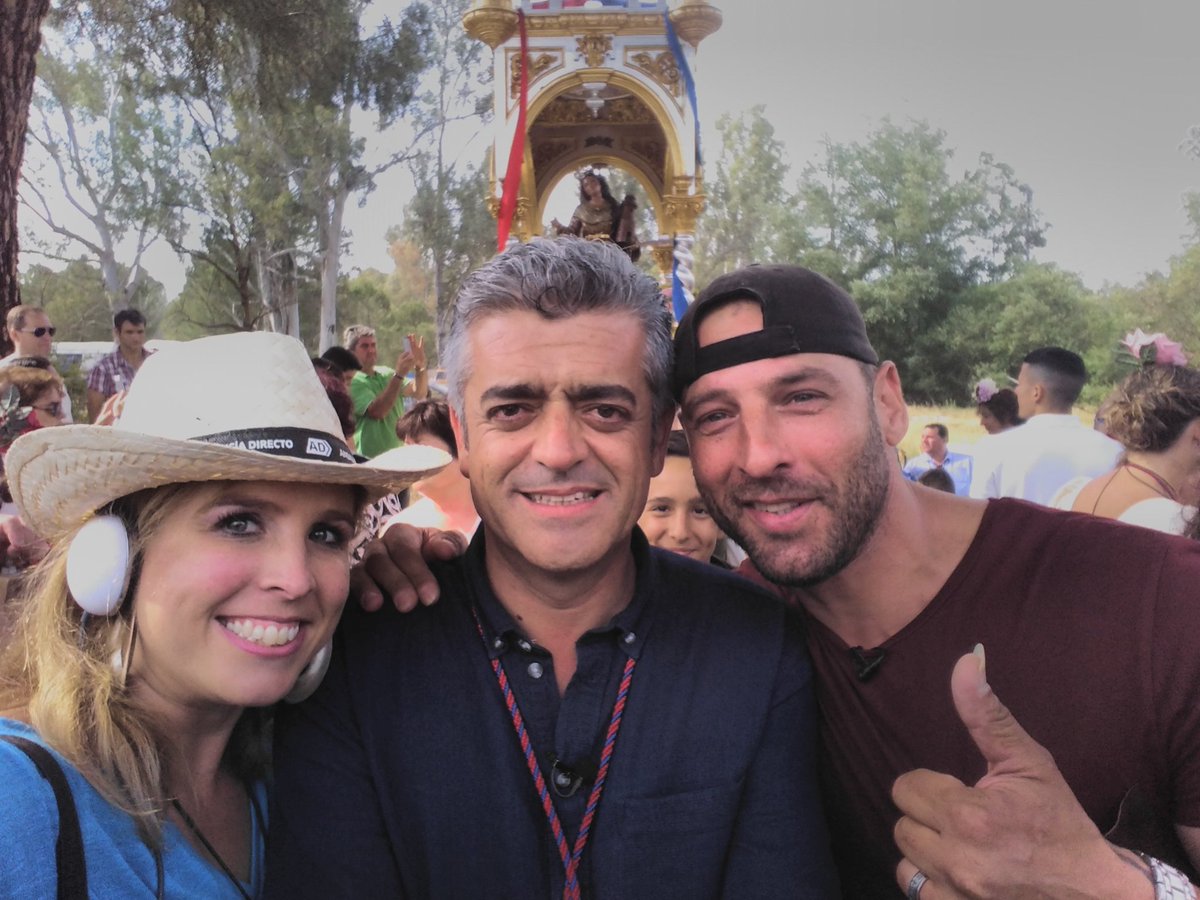 _bearomero's tweet photo. Y en breve, @sergioelduende_ con unas sevillanas que quitan el sentío... #ADFiesta6 romería #SantaBárbara con @ModestoBarragan @canalsur https://t.co/LAfFmbff4s