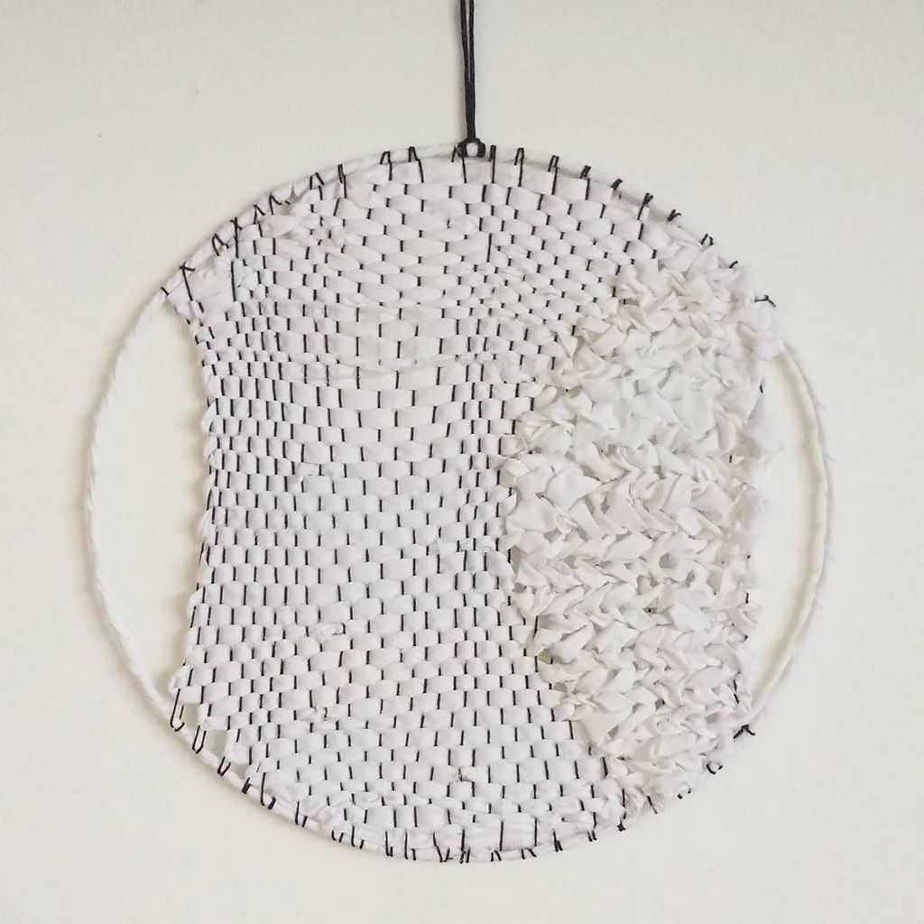 iamPGR's tweet photo. 💭 #weaving #fiberart #textileart #texture #dstexture #dreamcatcher #roundweaving #blackandwhite #interiorinspo #flashesofdelight #makemorea… https://t.co/gqfAz7OisS