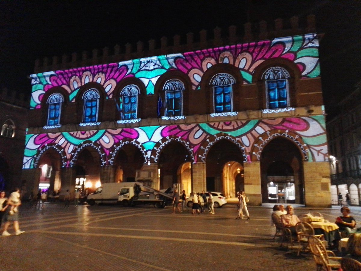 Cla_Gagliardini's tweet photo. Un assaggio della notte bianca della tecnologia che si terrà domani sera a Cremona: la Tec_Night.
#tecnight #cremona https://t.co/dFETioVC9A