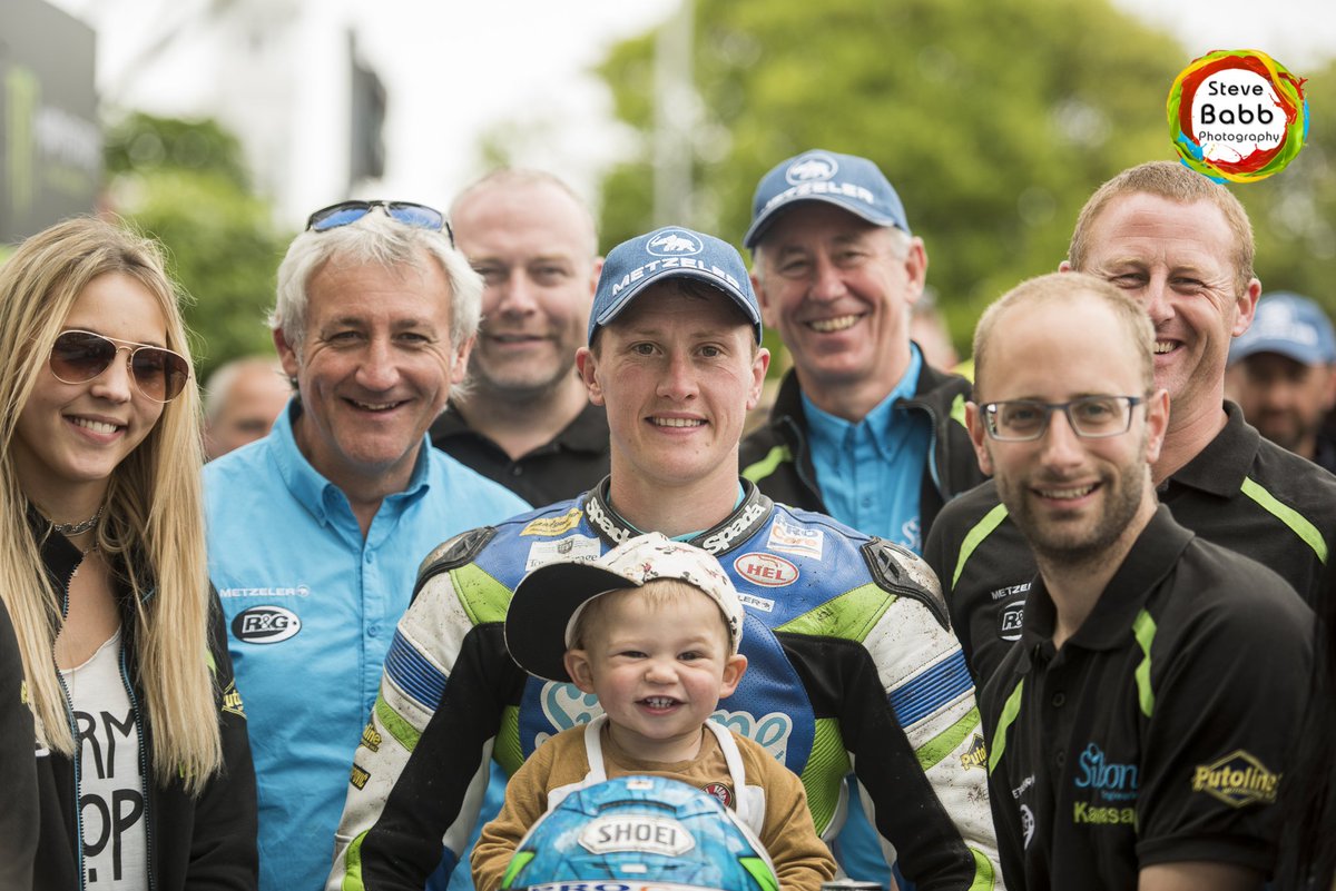 iAMstevebabb's tweet image. Kids....they always manage to steal the limelight..... #iomtt #tt2017 @deanharrisonTT @sammyandconrad Congrats to Dean &amp;amp; whole team today